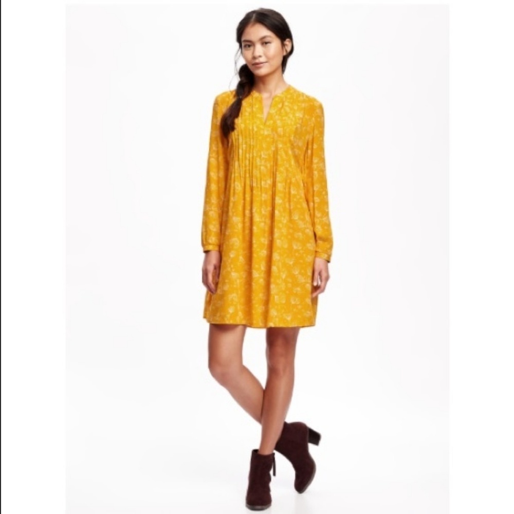 Old Navy Floral Pintuck Swing Dress NWT